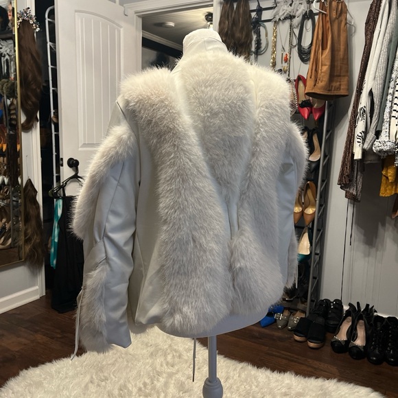 White leather and faux fur jacket - Picture 4 of 4